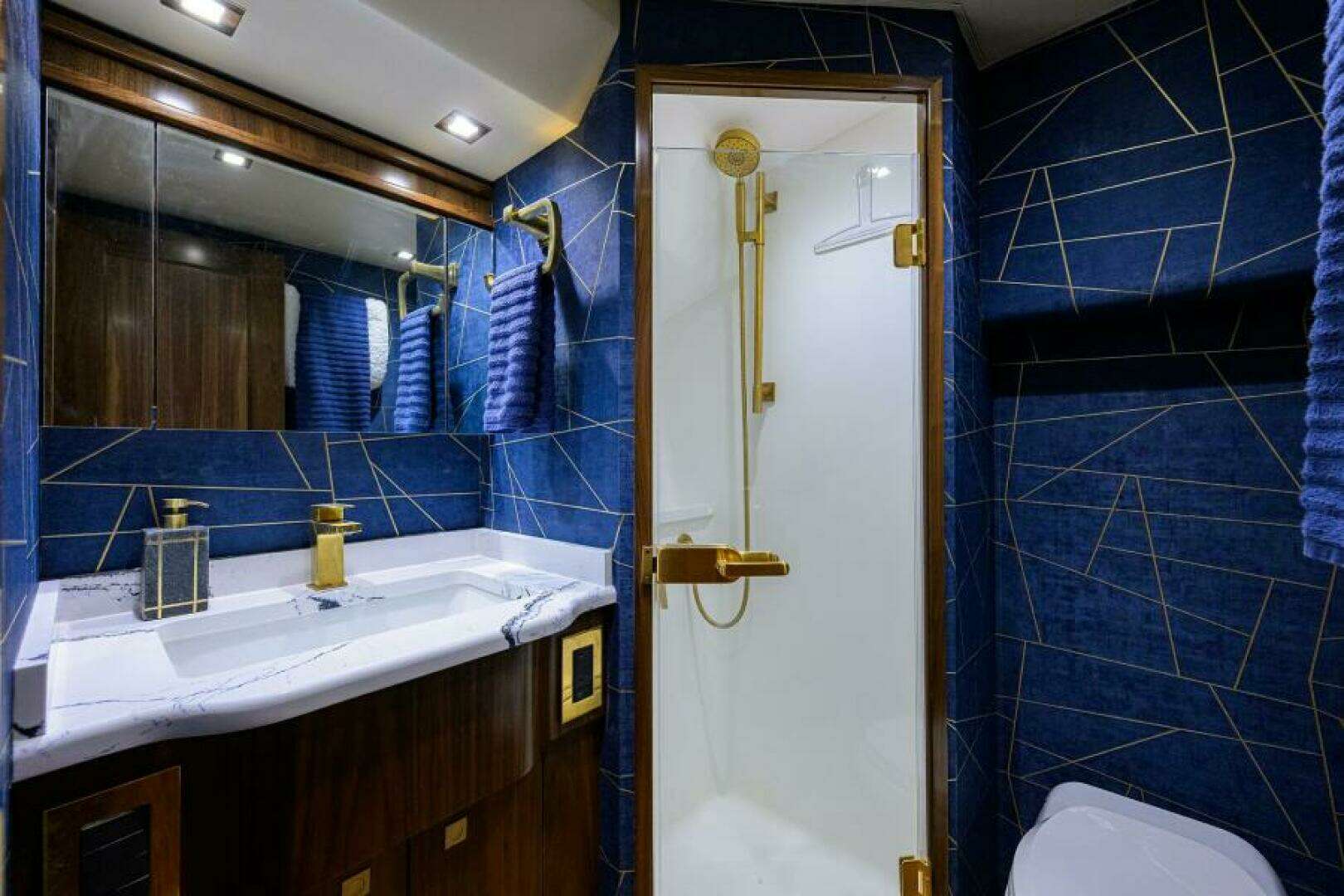 2024 Viking 80 Convertible - Image 23