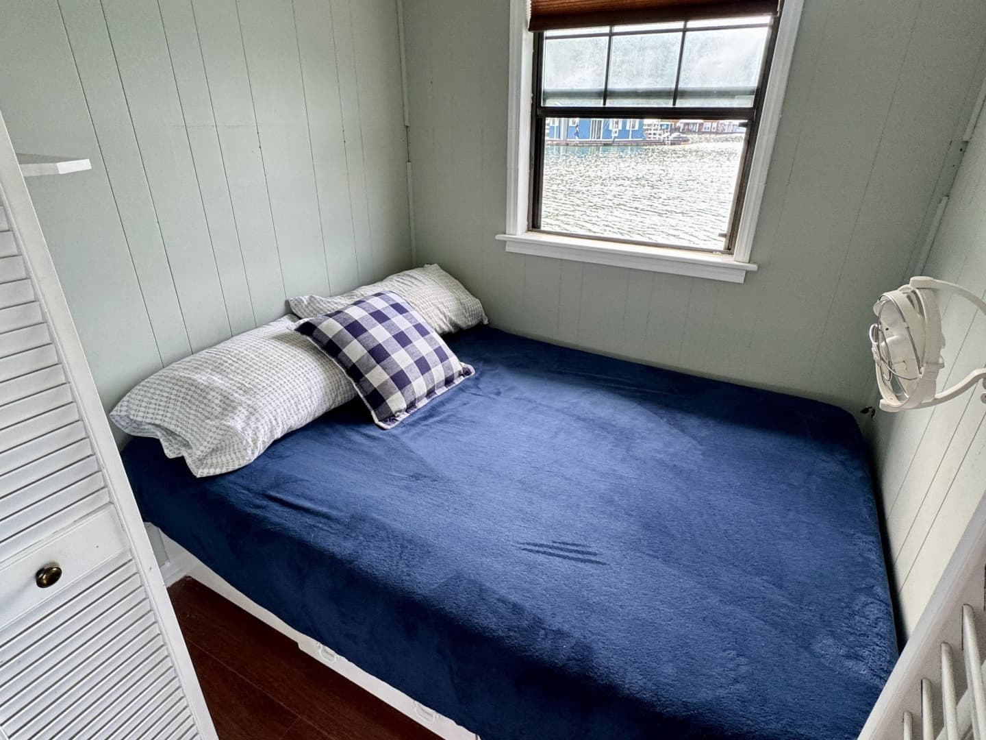 1978 Custom 18 x 24 Off-Grid Floating Cabin Approx 385sqft - Image 36