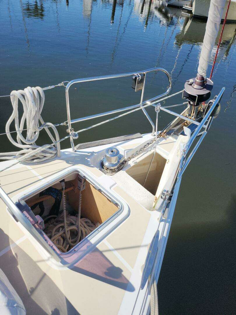 2011 Beneteau Oceanis 49 - Image 10