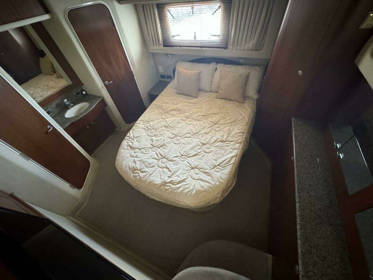 2006 Sea Ray 40 Motoryacht - Image 35