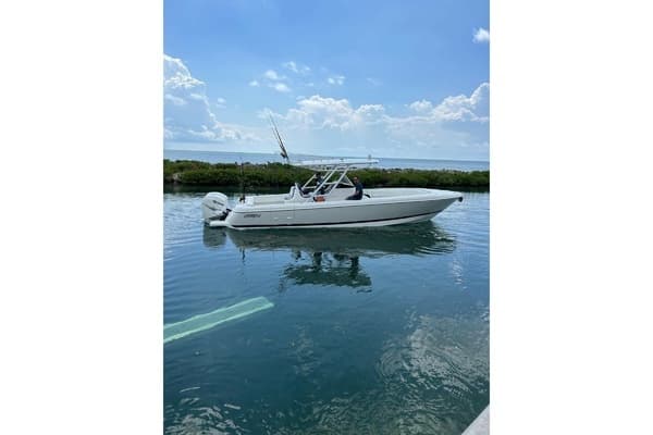 2016 Intrepid 327 CC - Image 1