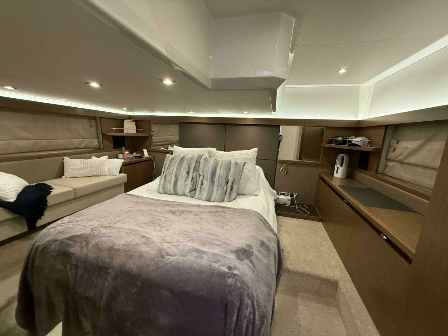 2018 Sea Ray 460 Sundancer - Image 23