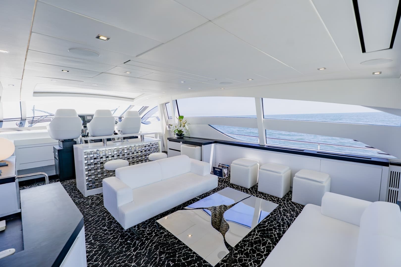 2010 Pershing 80 - Image 14