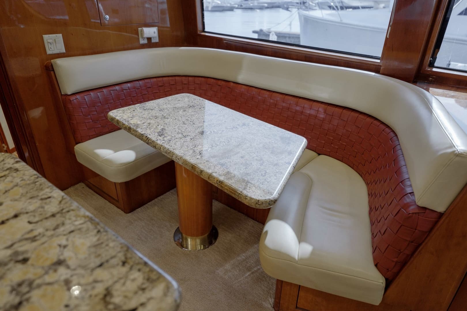 2002 Hatteras 60 Convertible - Image 7