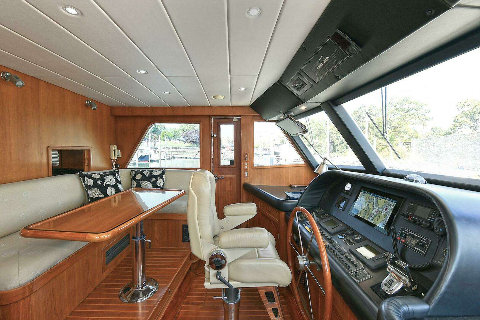 2002 Grand Alaskan Flushdeck - Image 26