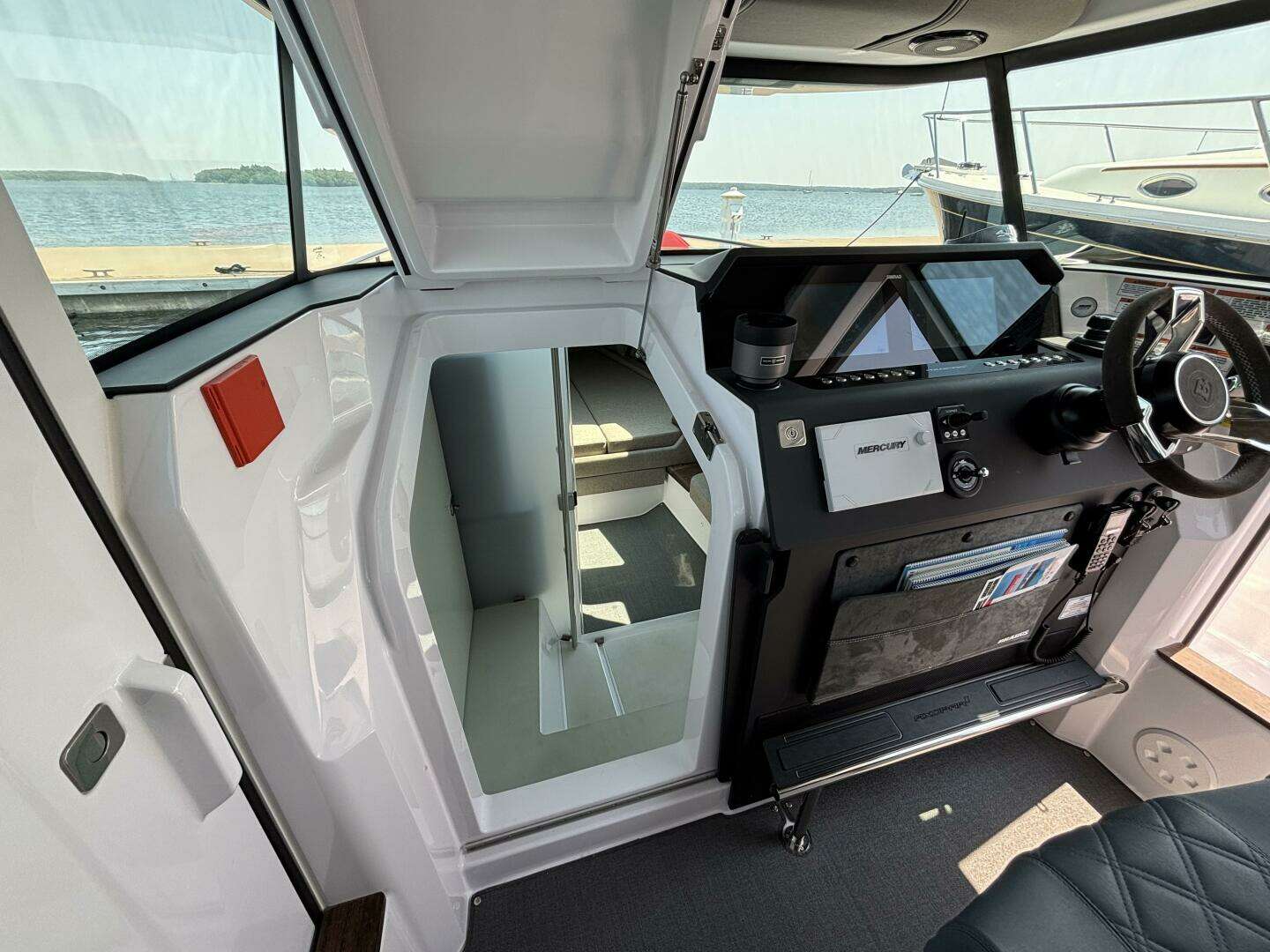 2022 Axopar — - Image 12