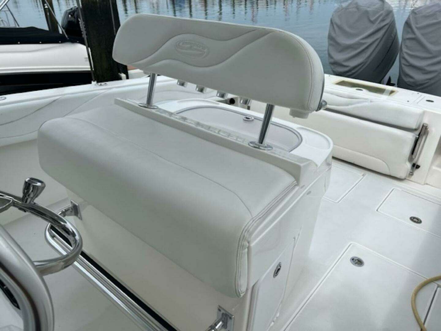 2008 Spectre 34 Center Console - Image 39