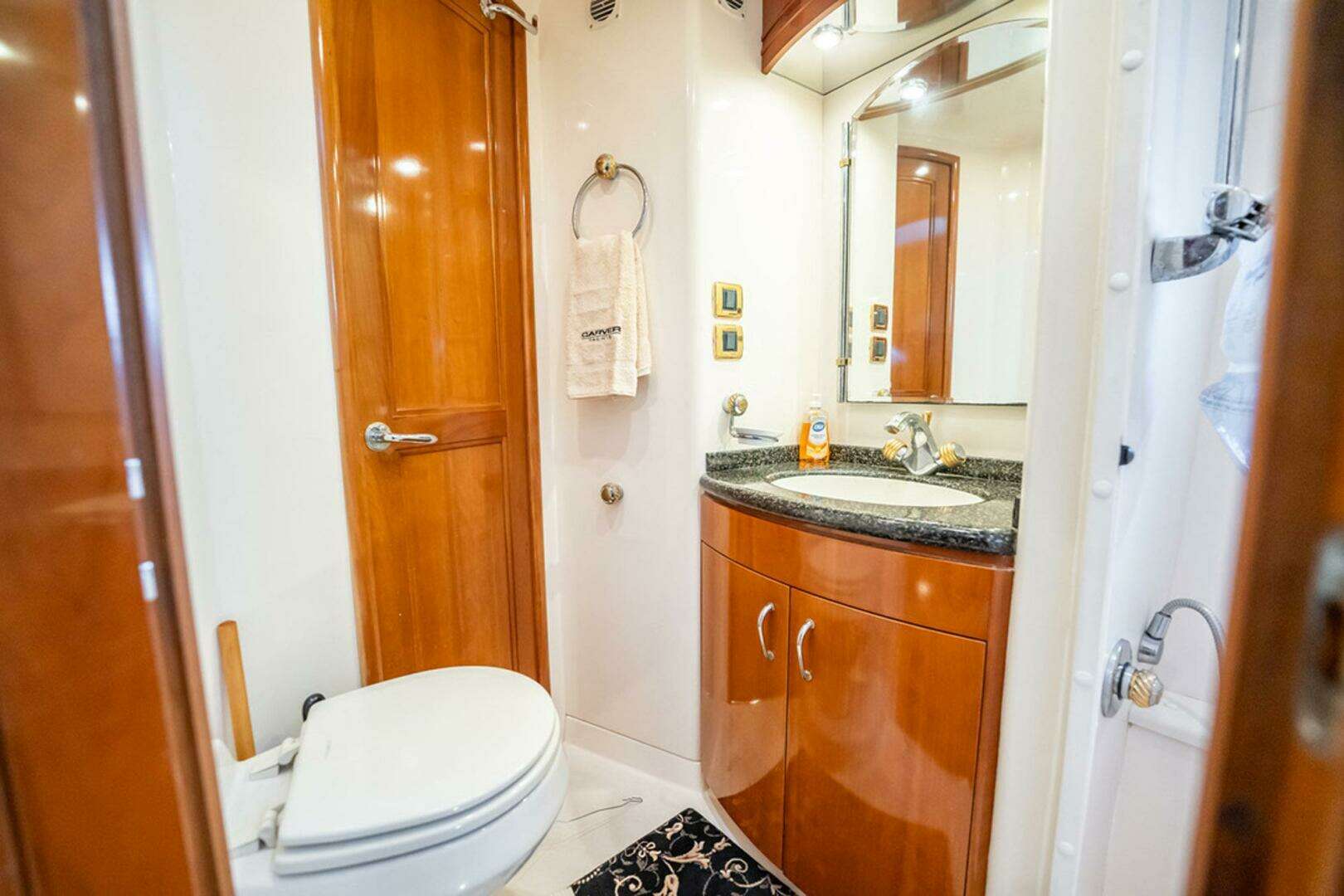 2005 Carver 56 Voyager - Image 27