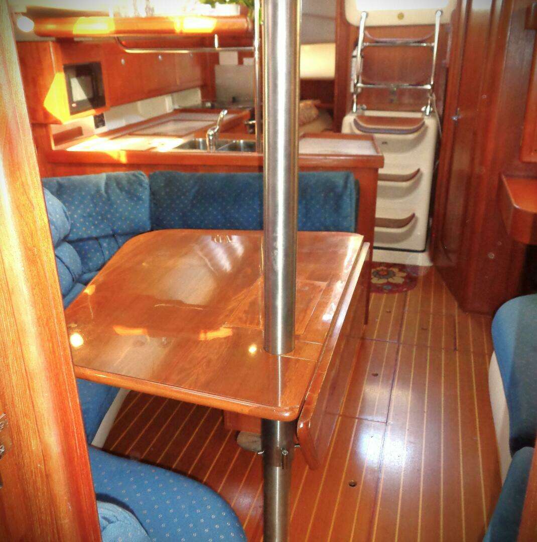2001 Hunter 380 - Image 3