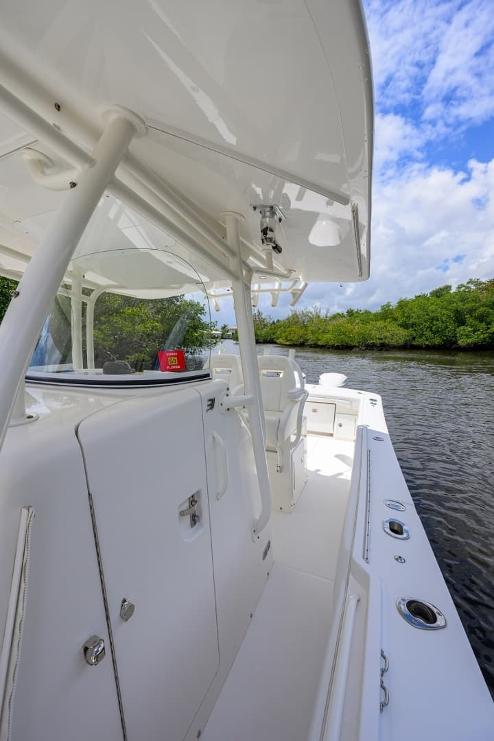 2019 Regulator Center Console - Image 32