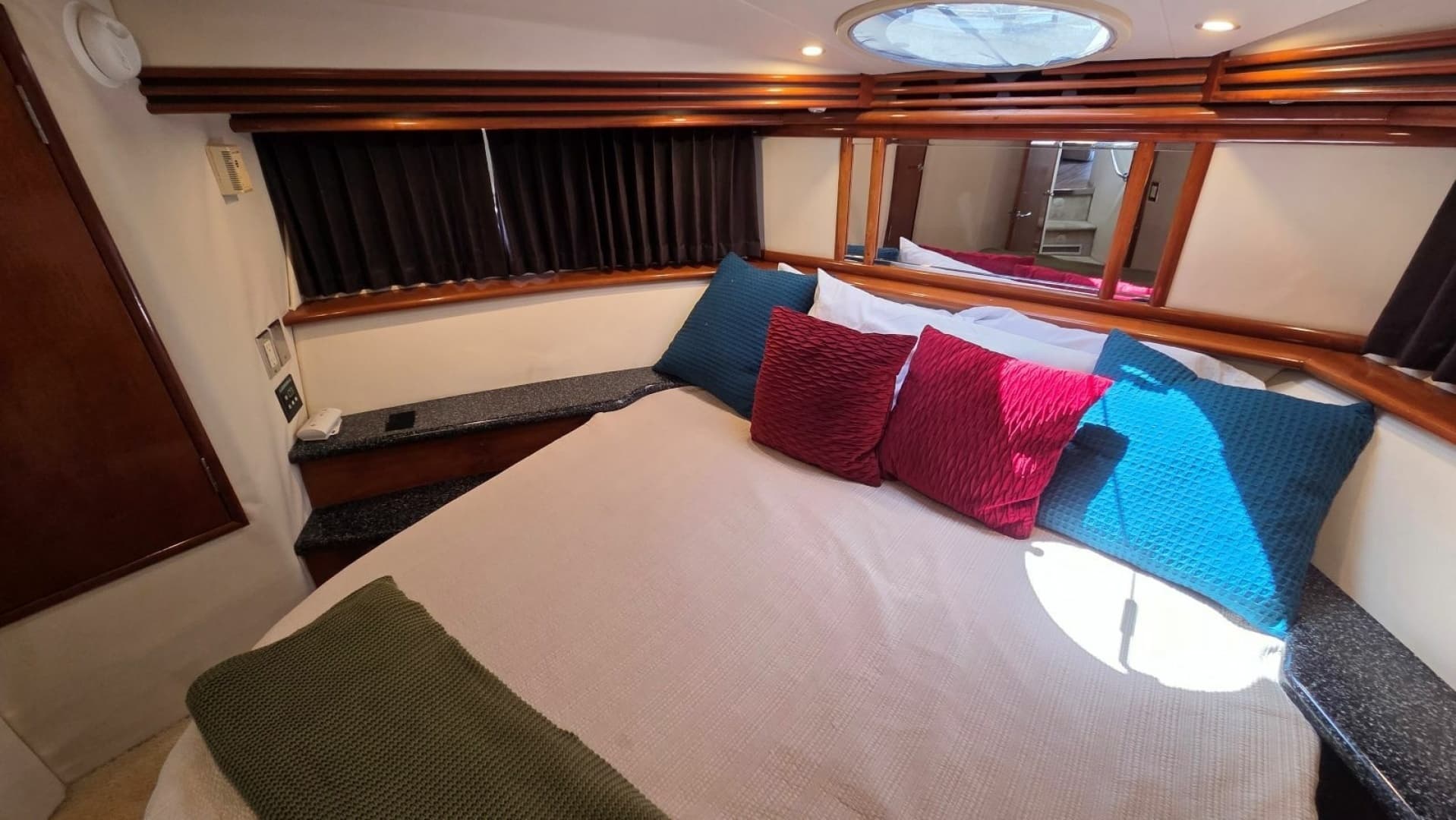 2000 Carver 450 Voyager Pilothouse - Image 38