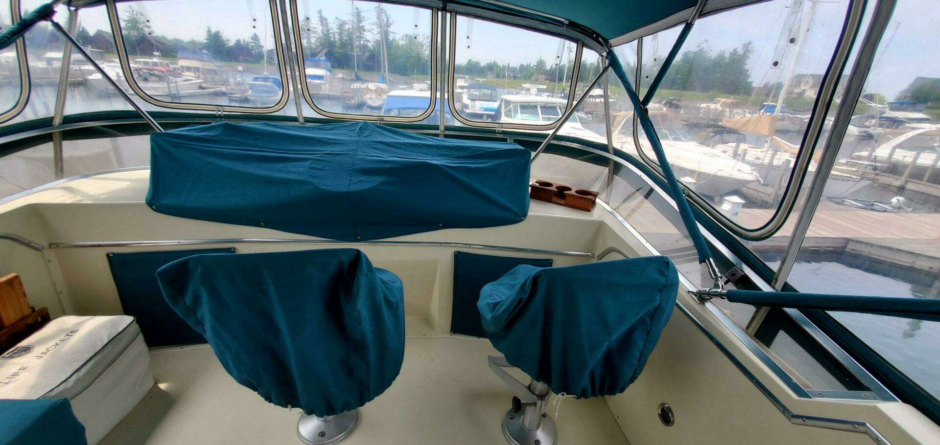 1987 Chris-Craft 362 Catalina - Image 4