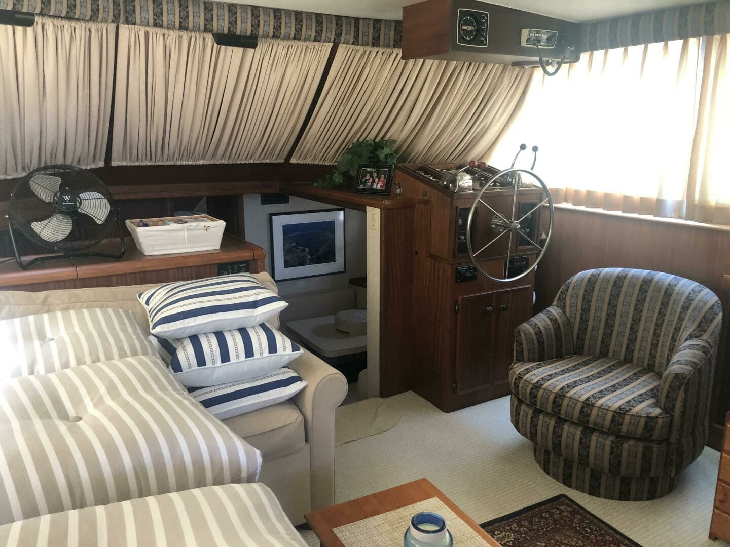 1981 Hatteras Motor Yacht - Image 10