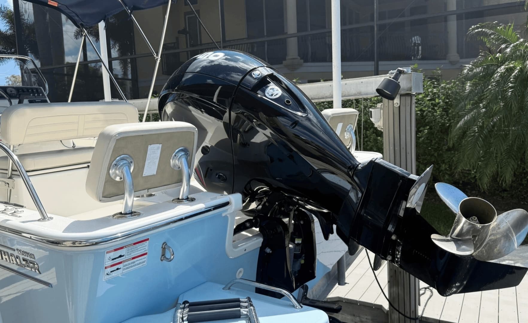 2023 Boston Whaler 190 Montauk - Image 12