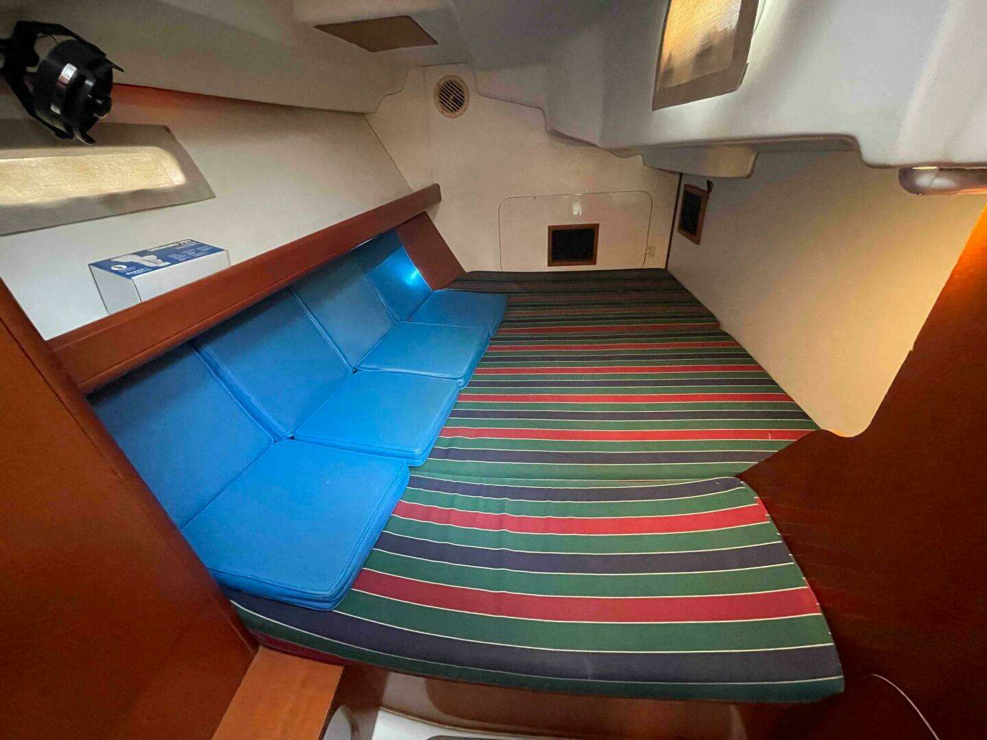 2006 Beneteau 393 - Image 7