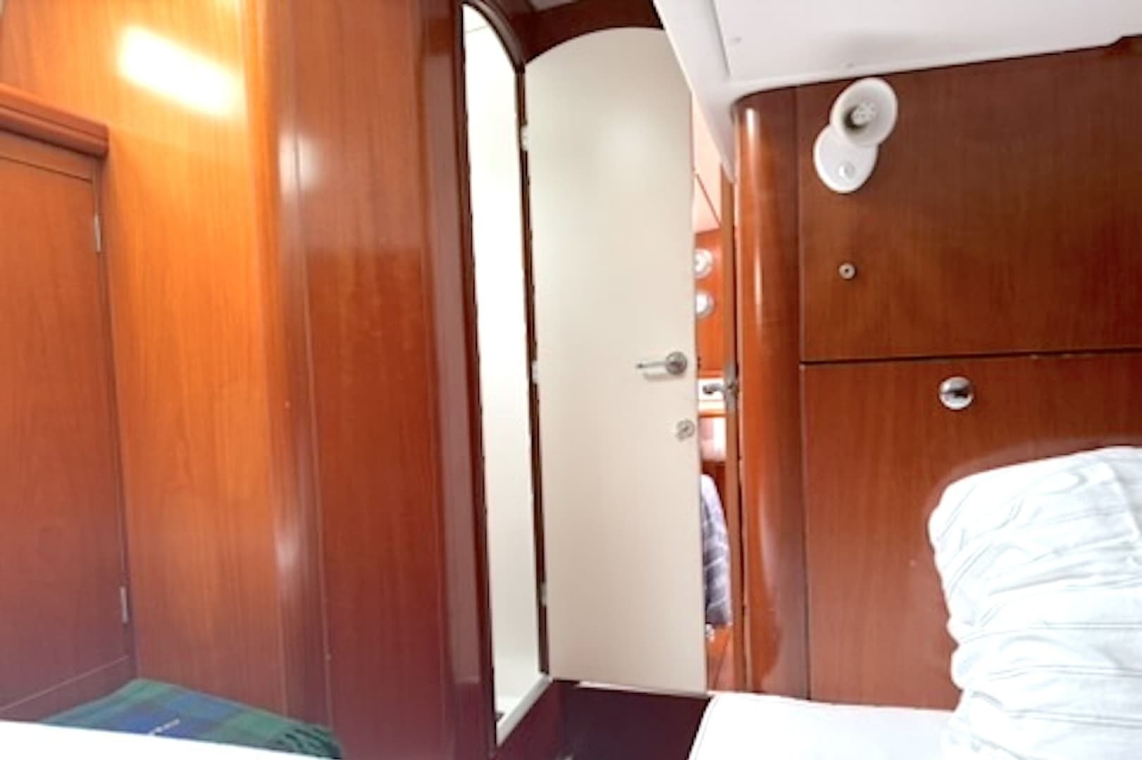 2001 Beneteau — - Image 44