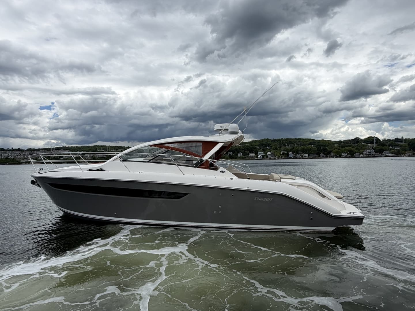 2016 Pursuit SC 365i Sport Coupe - Image 2