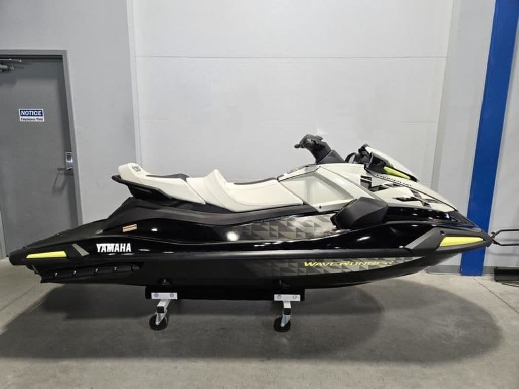 2026 Yamaha Boats VX Cruiser® HO with Audio - 7