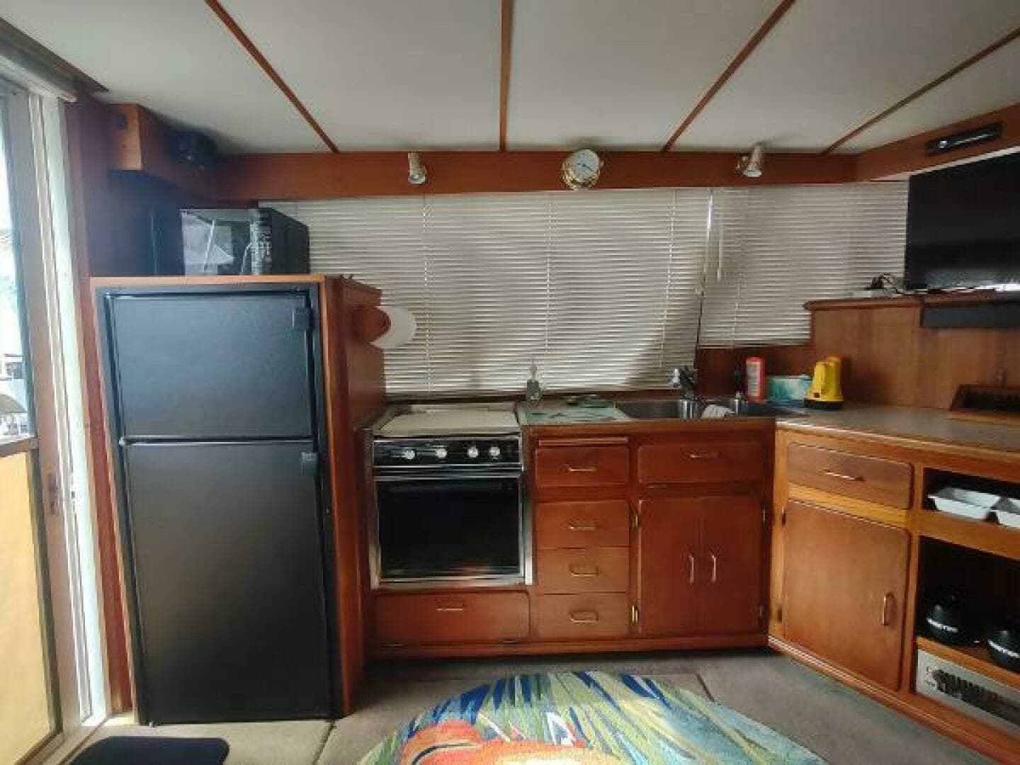 1988 Tollycraft 34 Sport Sedan - Image 10