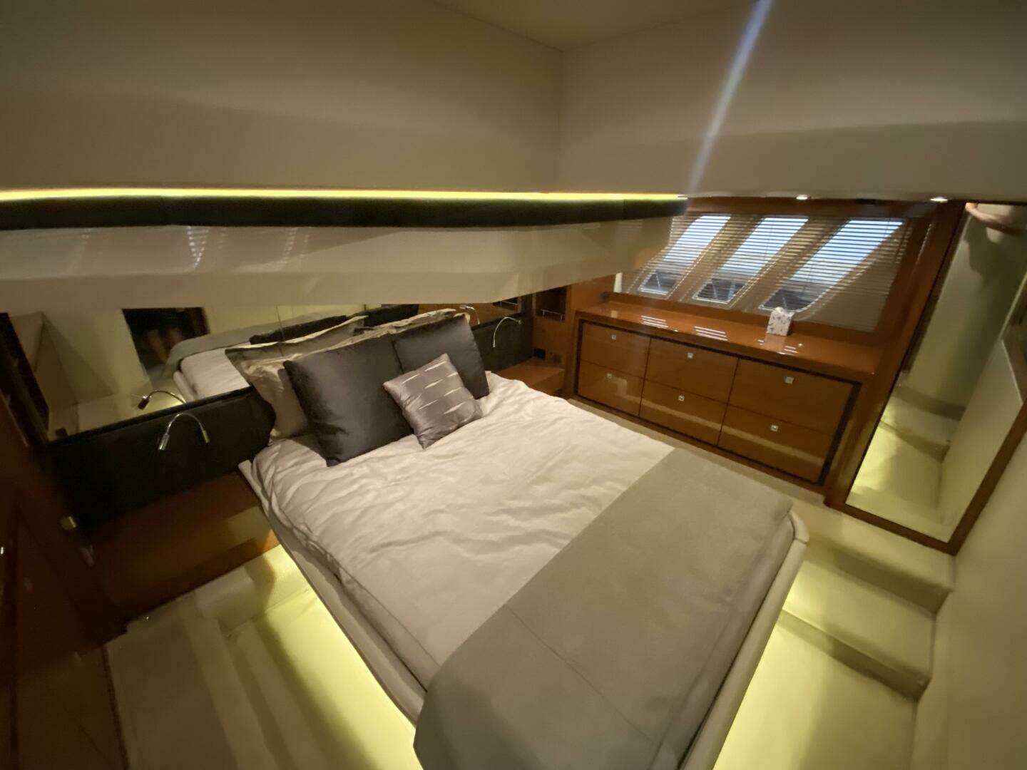 2016 Sea Ray 510 FLY - Image 27