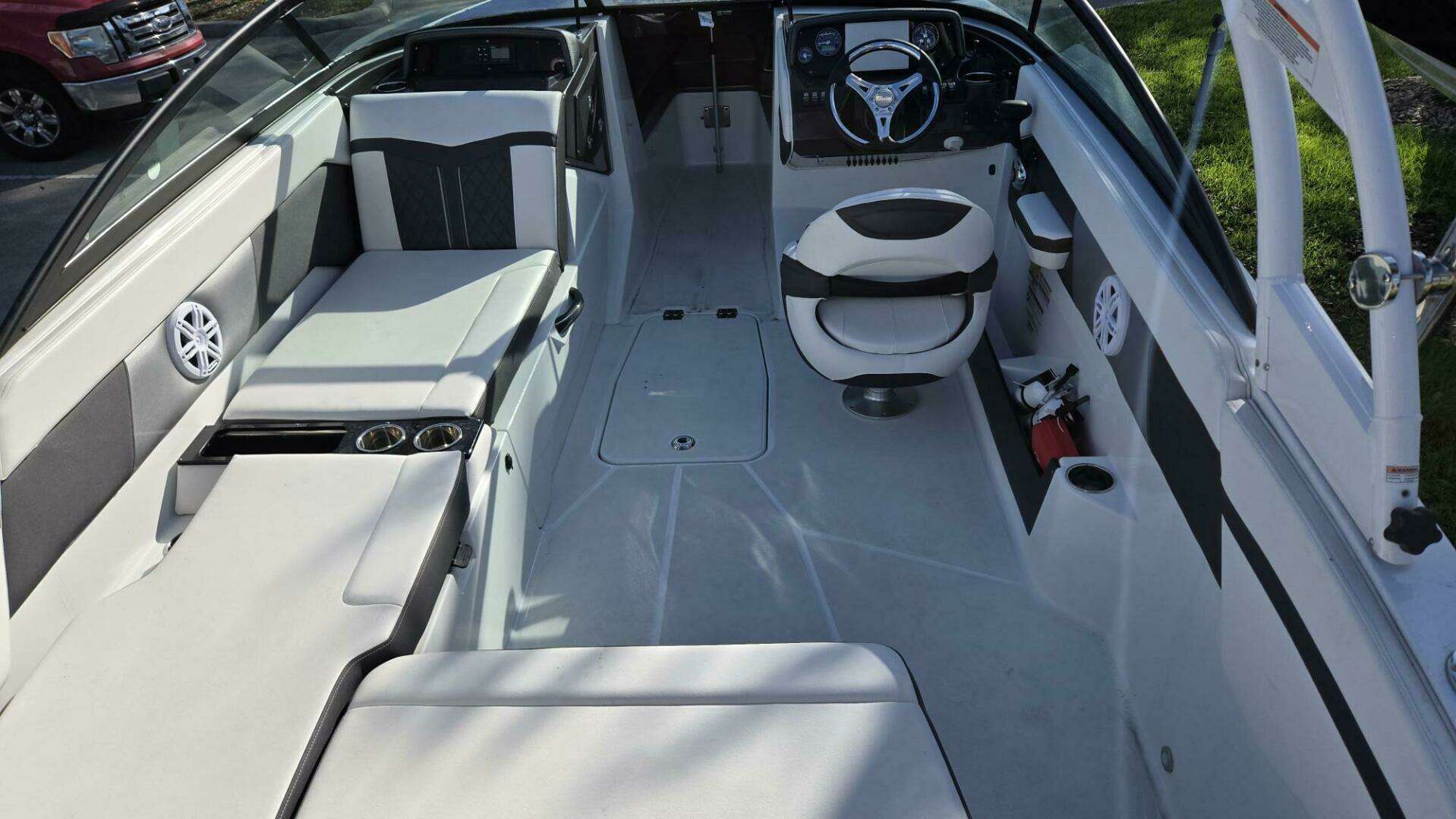 2023 Monterey M225 - Image 4