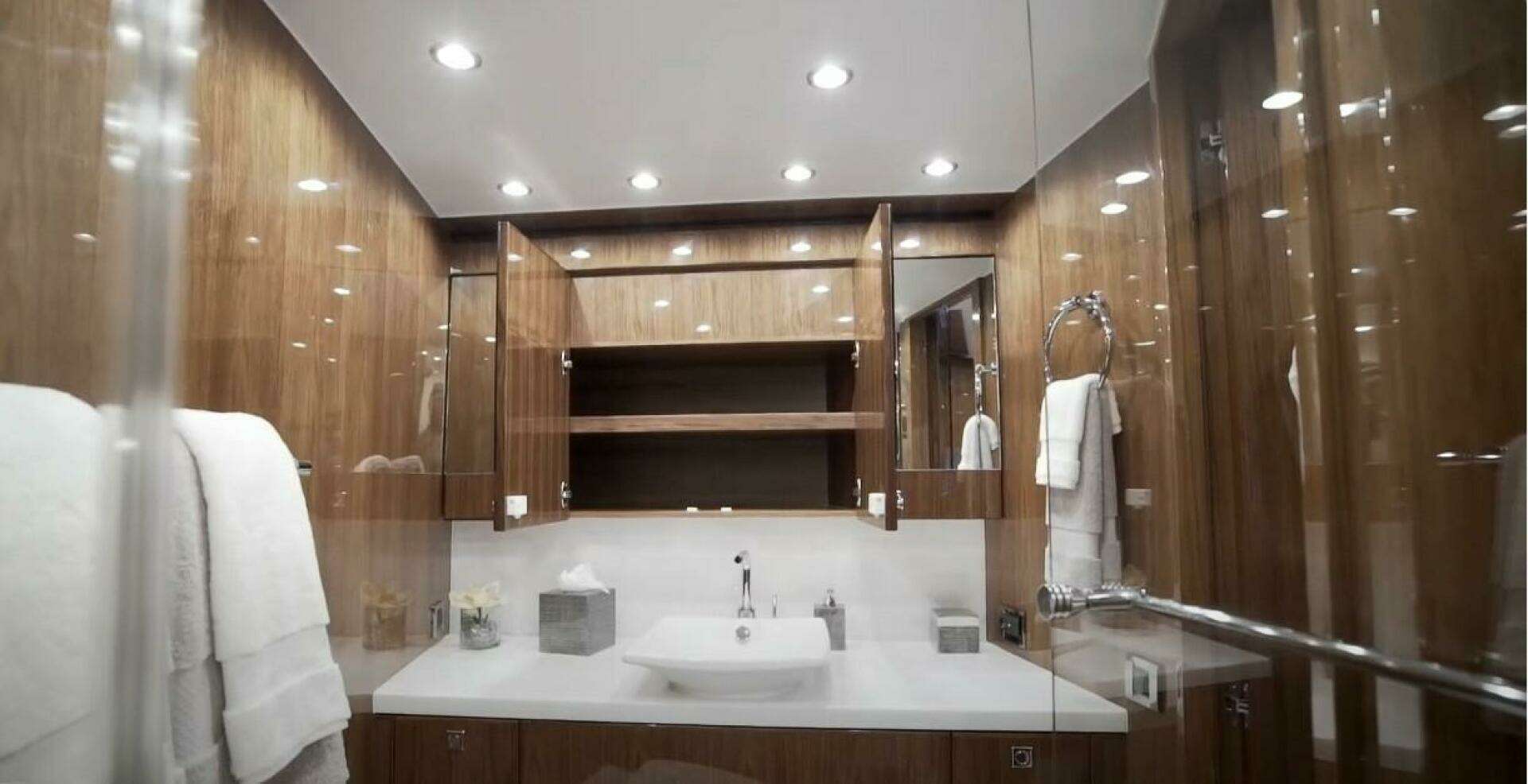2017 Hargrave Raised Pilothouse - Image 31
