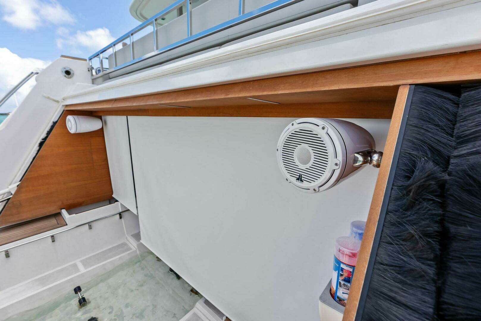 2023 Custom Line 33 Navetta - Image 33