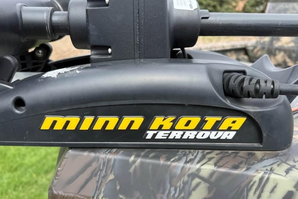 Minn Kota Terrova motor on 2021 Crestliner 1760 Retriever SC boat.