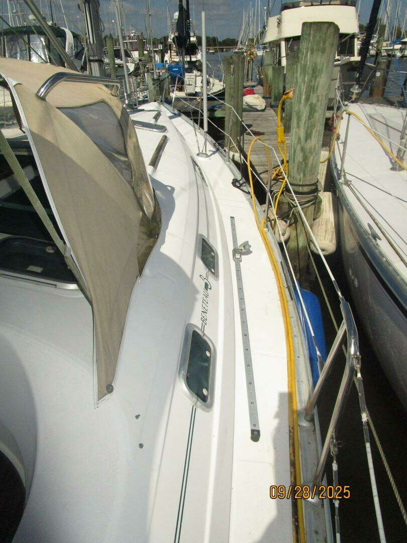 1998 Beneteau Oceanis 381 - Image 13
