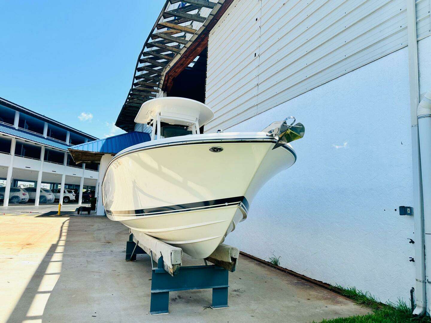 2016 Pursuit C 238 Center Console - Image 10