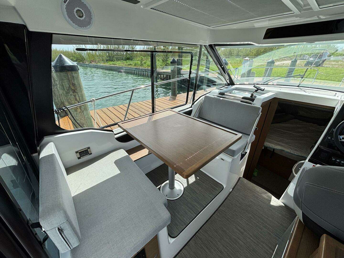 2020 Jeanneau NC895 - Image 5