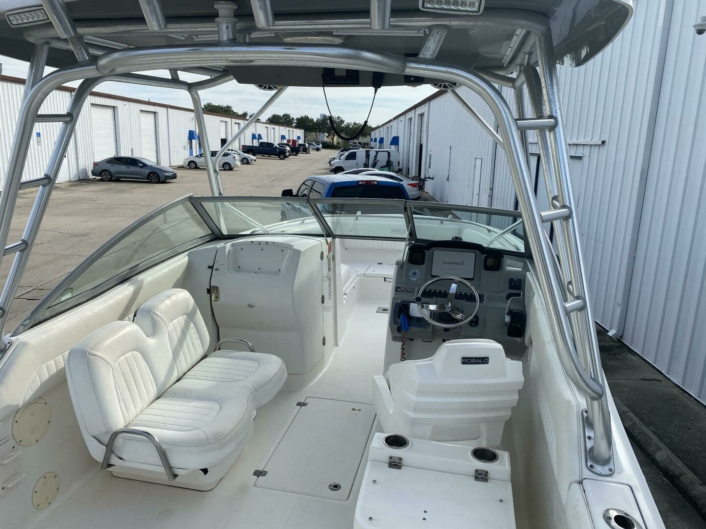 2011 Robalo — - Image 13