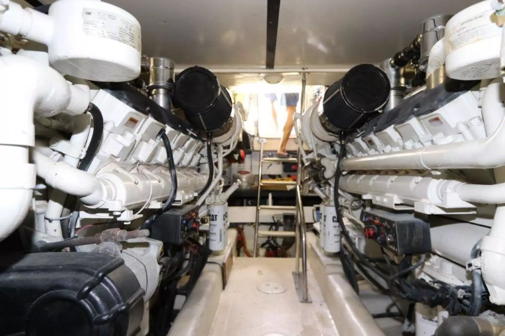 2004 Riviera Enclosed Flybridge - Image 46