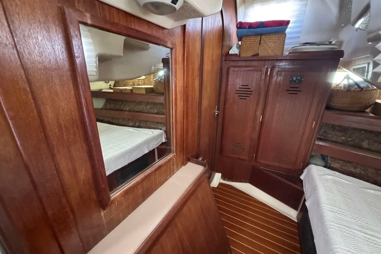 1994 Hunter Legend 40.5 - Image 24