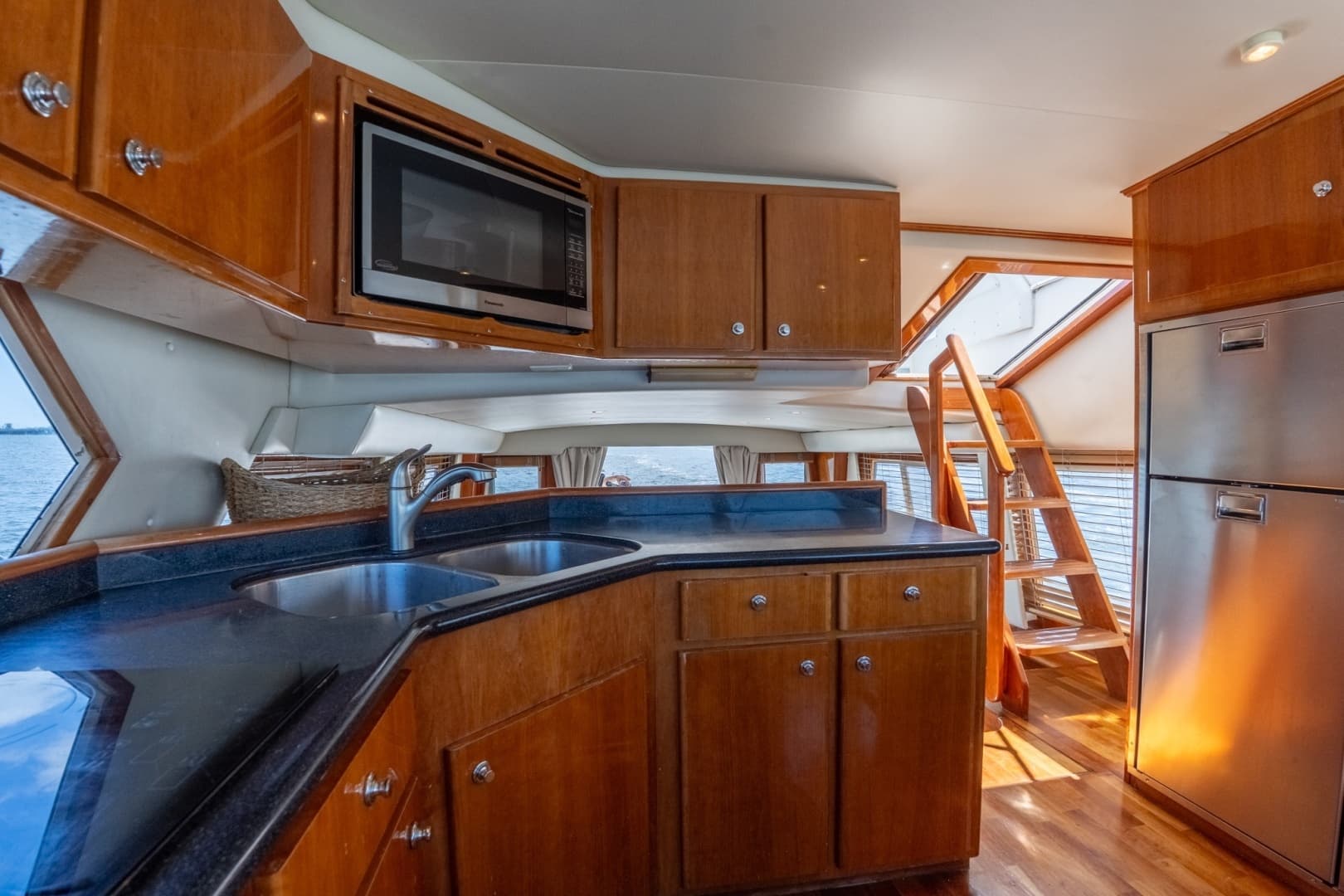 2003 Navigator 5700 - Image 34