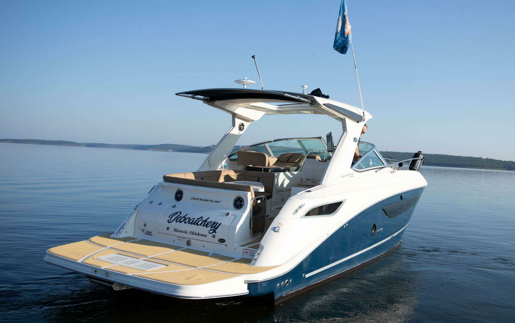 2016 Sea Ray 350 Sundancer - Image 3
