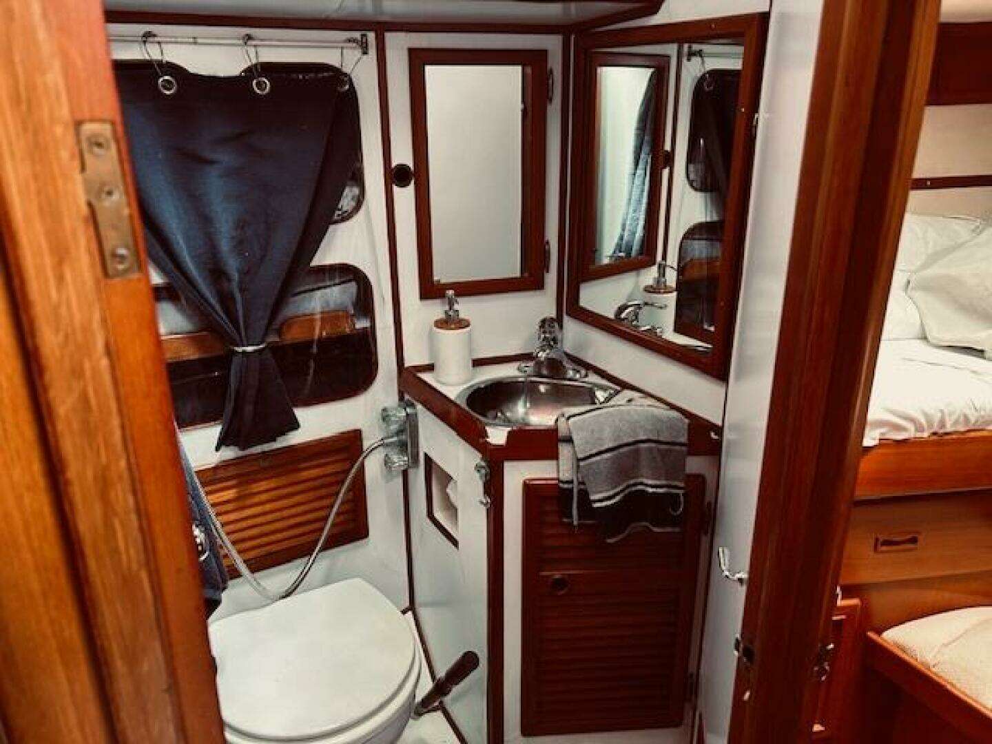 1983 Stevens — - Image 19
