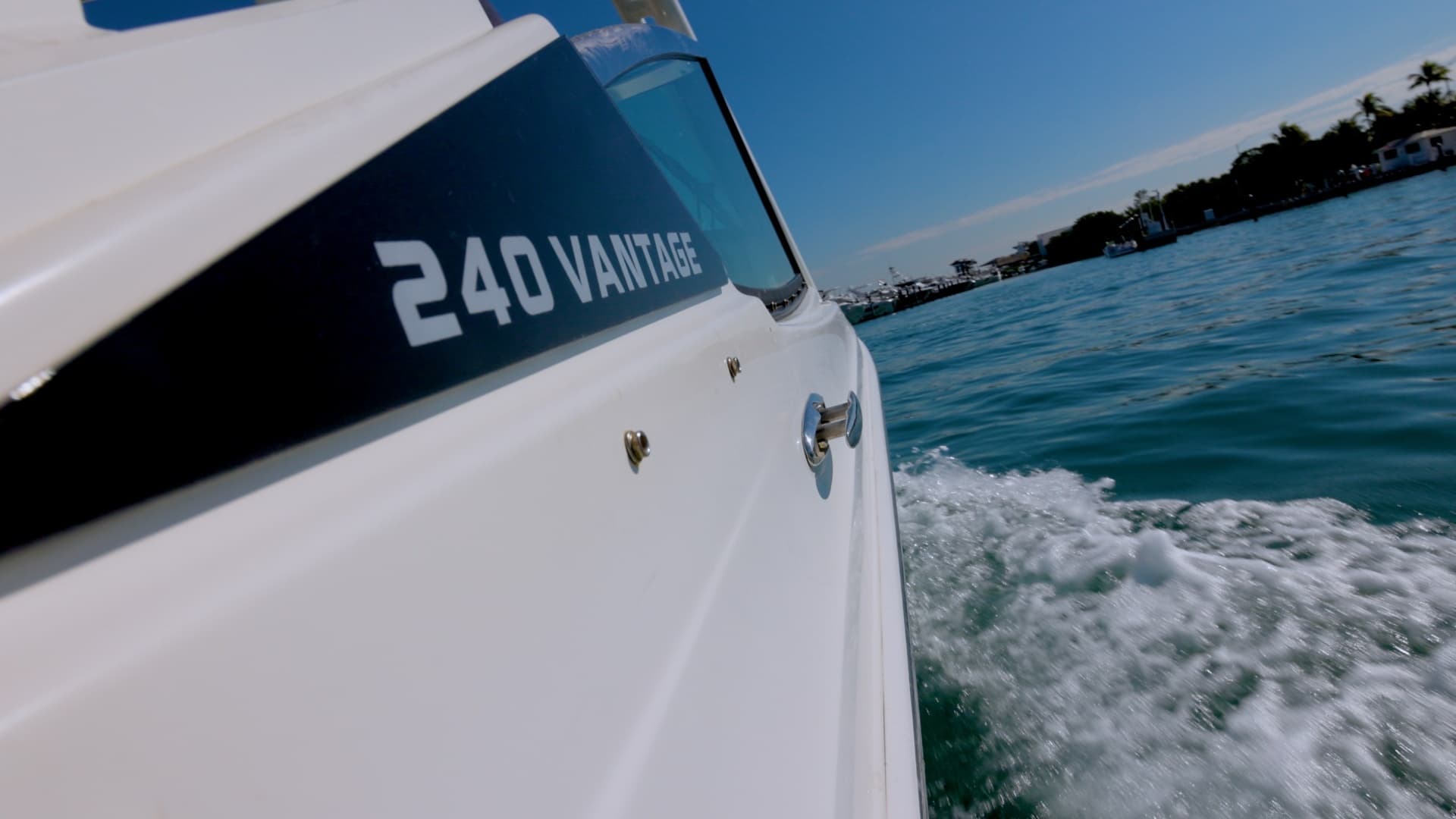 2022 Boston Whaler Vantage - Image 5