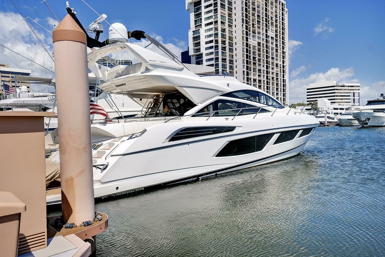 2017 Sunseeker 68 Sport Yacht - Image 3