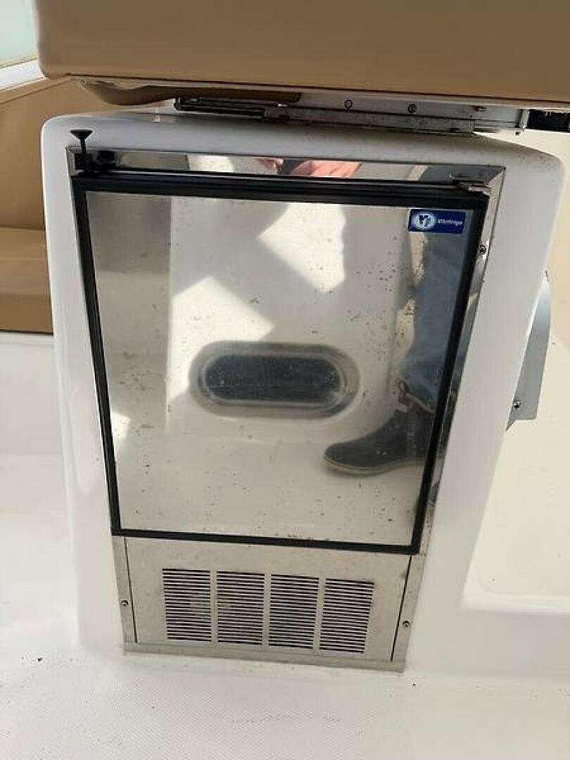 2011 Luhrs 37 IPS Canyon Series - Image 18