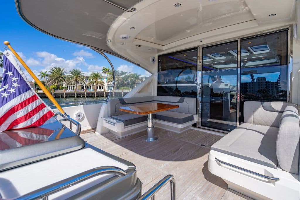 2022 Riviera 6000 Sport Yacht Platinum Edition - 11