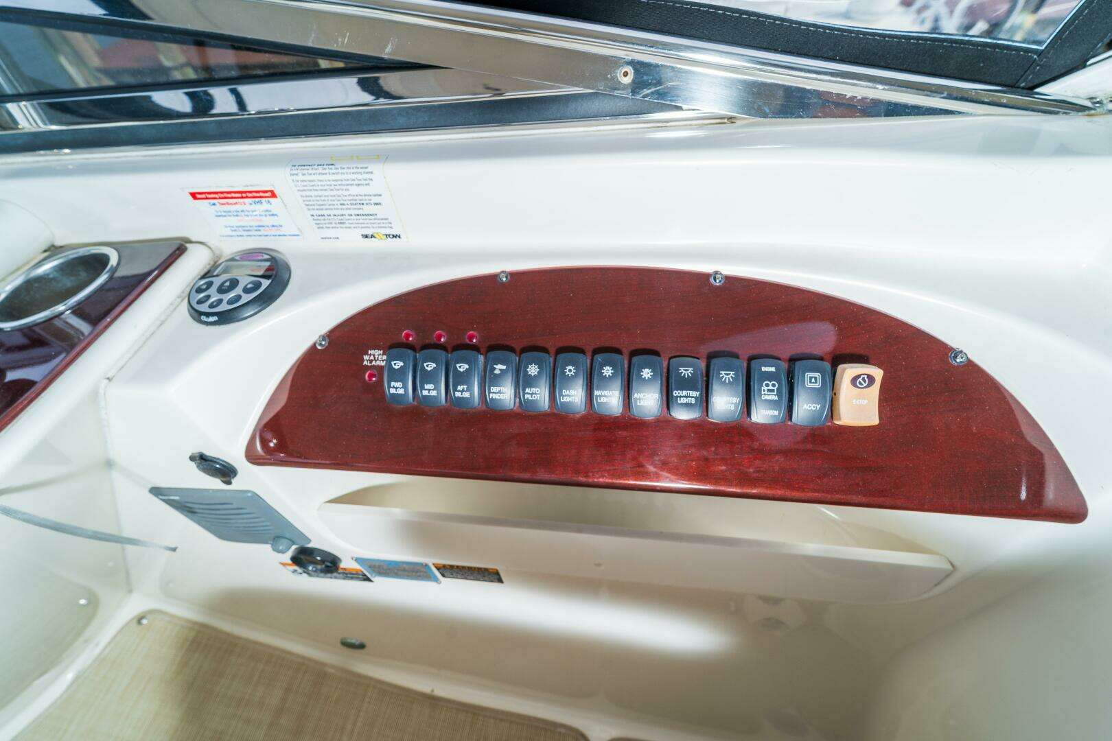 2009 Meridian 441 Sedan - Image 32