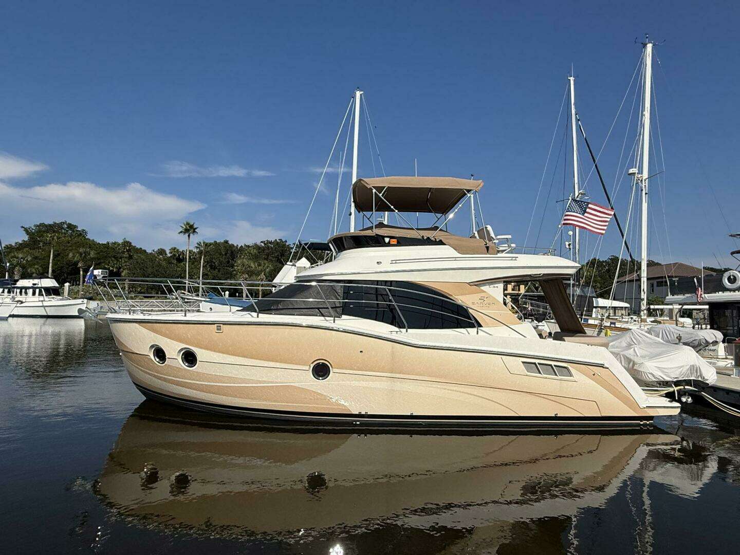 2013 Carver C-34 Command Bridge - Image 5