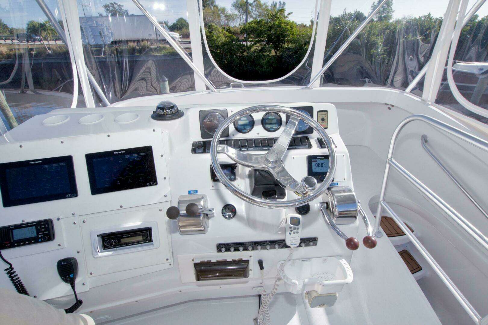 1998 Luhrs 36 Convertible - Image 28
