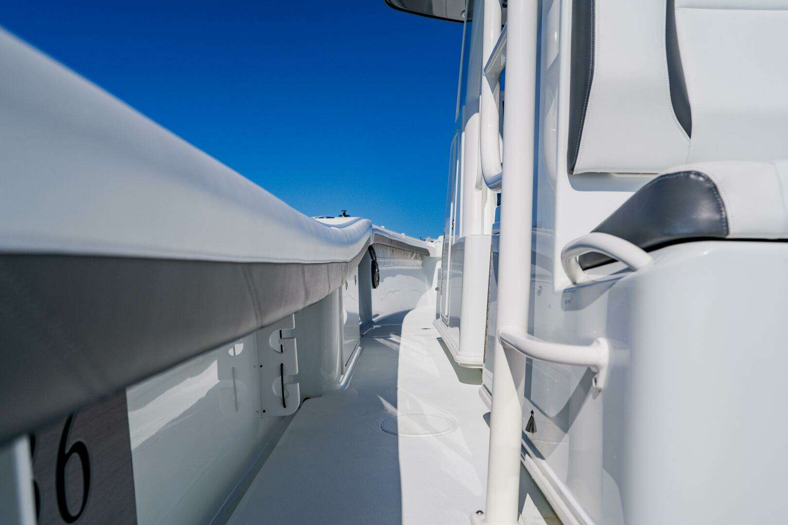 2025 Yellowfin 36 Offshore - Image 33
