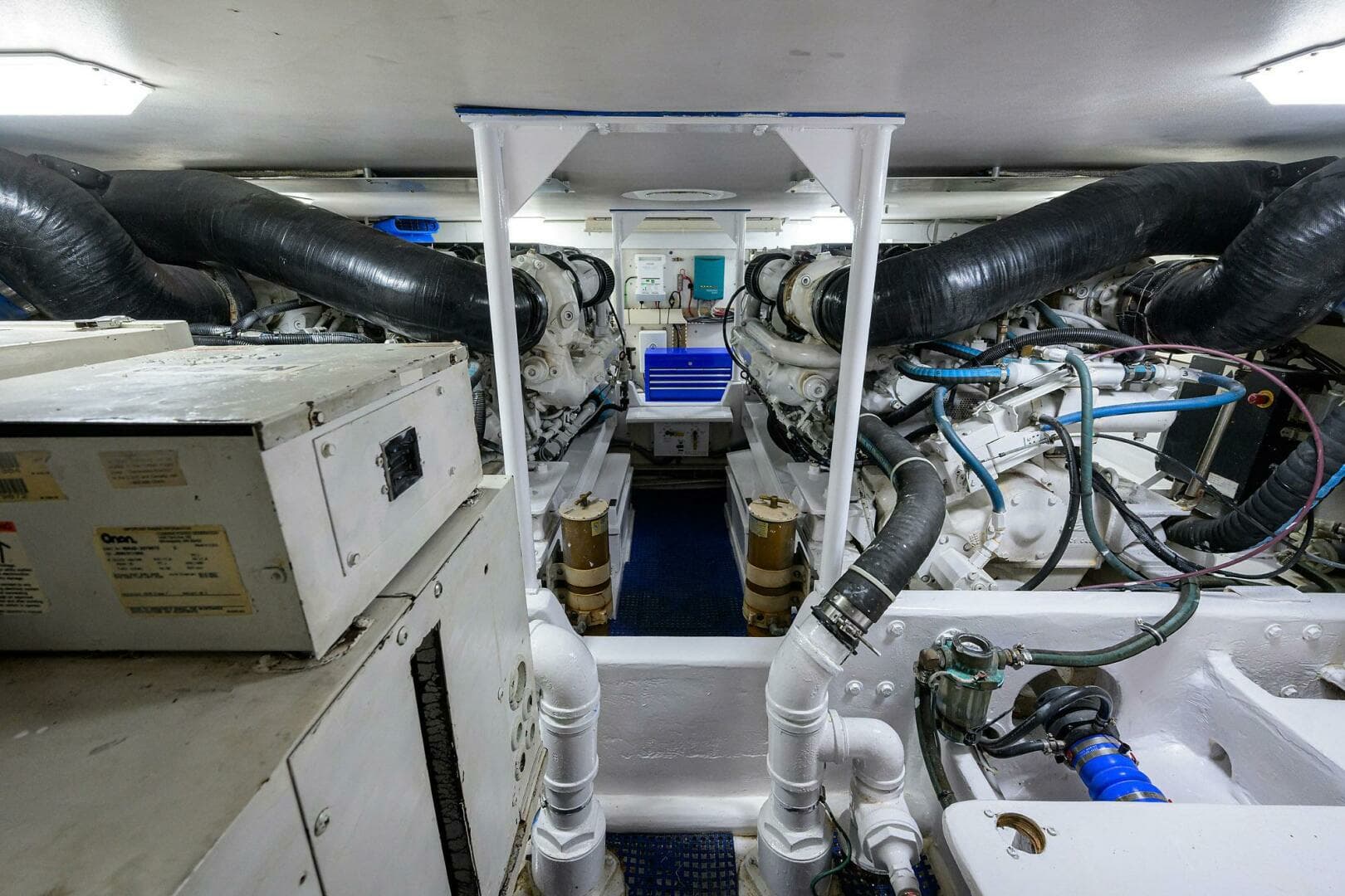 2000 Viking 50 Convertible - Image 49
