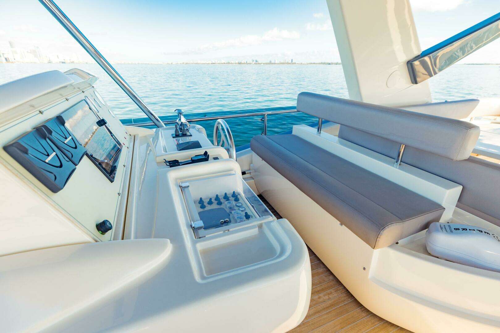 2017 Ferretti Yachts 750 - Image 39