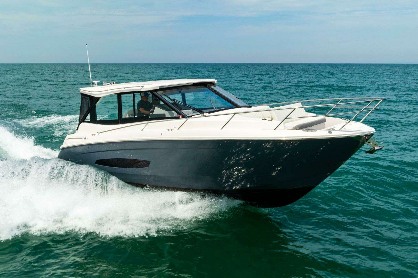 2022 Regal 36 Grande Coupe - Image 10