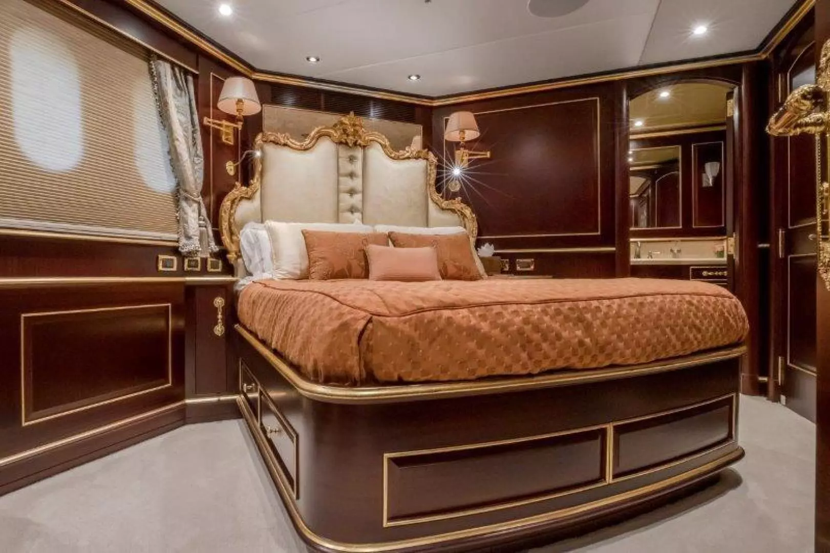 2009 Horizon Premier Tri-Deck - Image 28