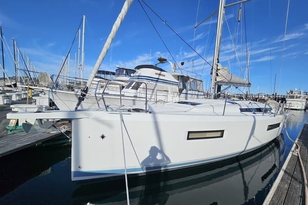 2018 Jeanneau Sun Odyssey 440 - Image 1
